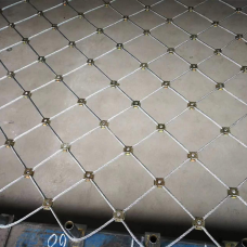 Сетка нержавеющая тросовая со скобочным креплением и ромбической ячейкой Н2 7х7 AISI 316 25х43х1 мм